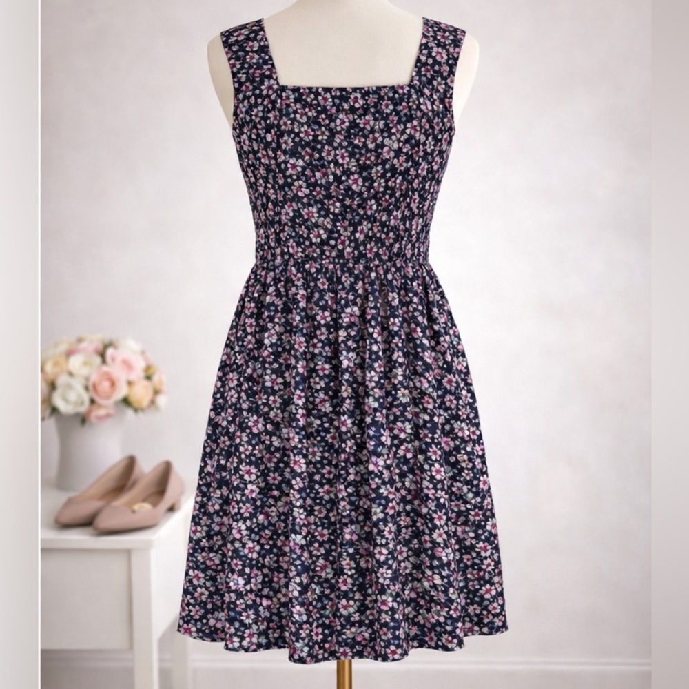 FLATTERING!! Floral Square-Neck Navy Sundress - Picture 3 of 3